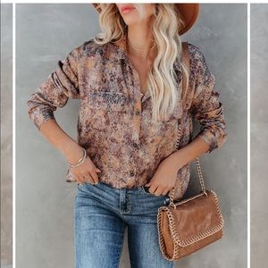 Vici Roscoe Printed Satin Button Down Blouse. Size medium. NWT.